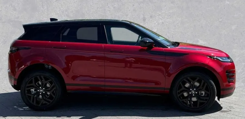 Land Rover Range Rover Evoque D200 =R-Dynamic SE= Black Pack Image 3