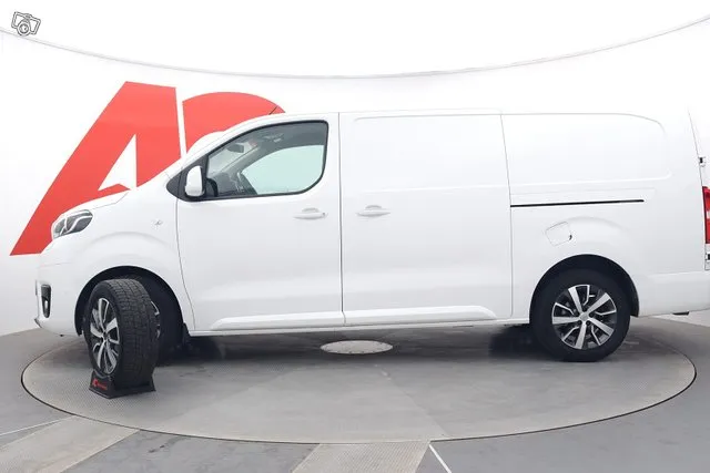 Toyota Proace L2 2,0 D 120 4x4 5-ovinen - Pro Premium / sis. ALV / Webasto kaukos. / Xenon Image 2