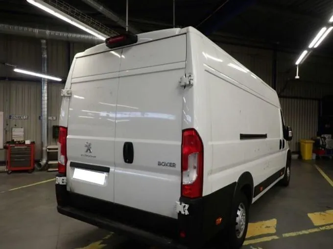 Peugeot BOXER 435 L4H2 2.2 BLUEHDI 140 ASPHALT Image 2