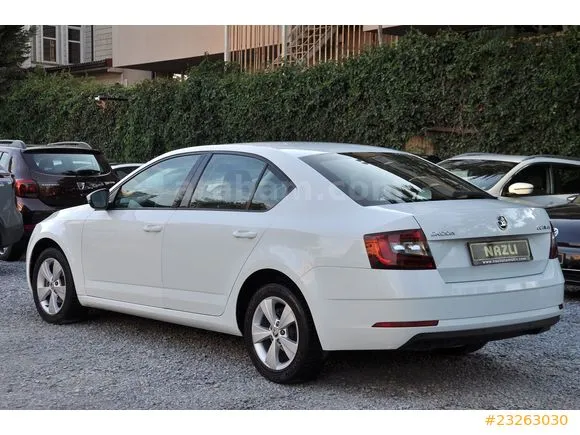 Skoda Octavia 1.6 TDI Style Image 3